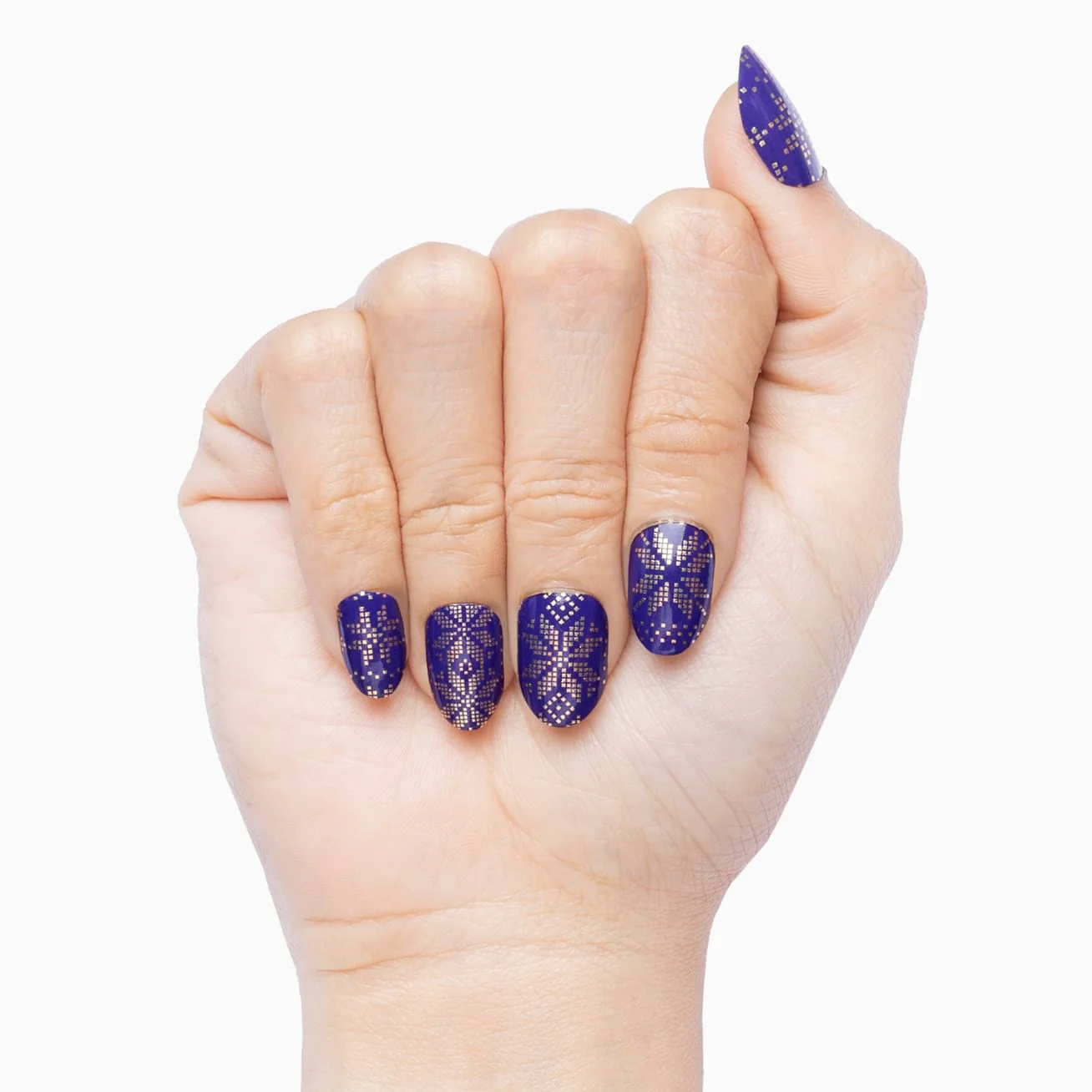 Winter Stitches - Image 3